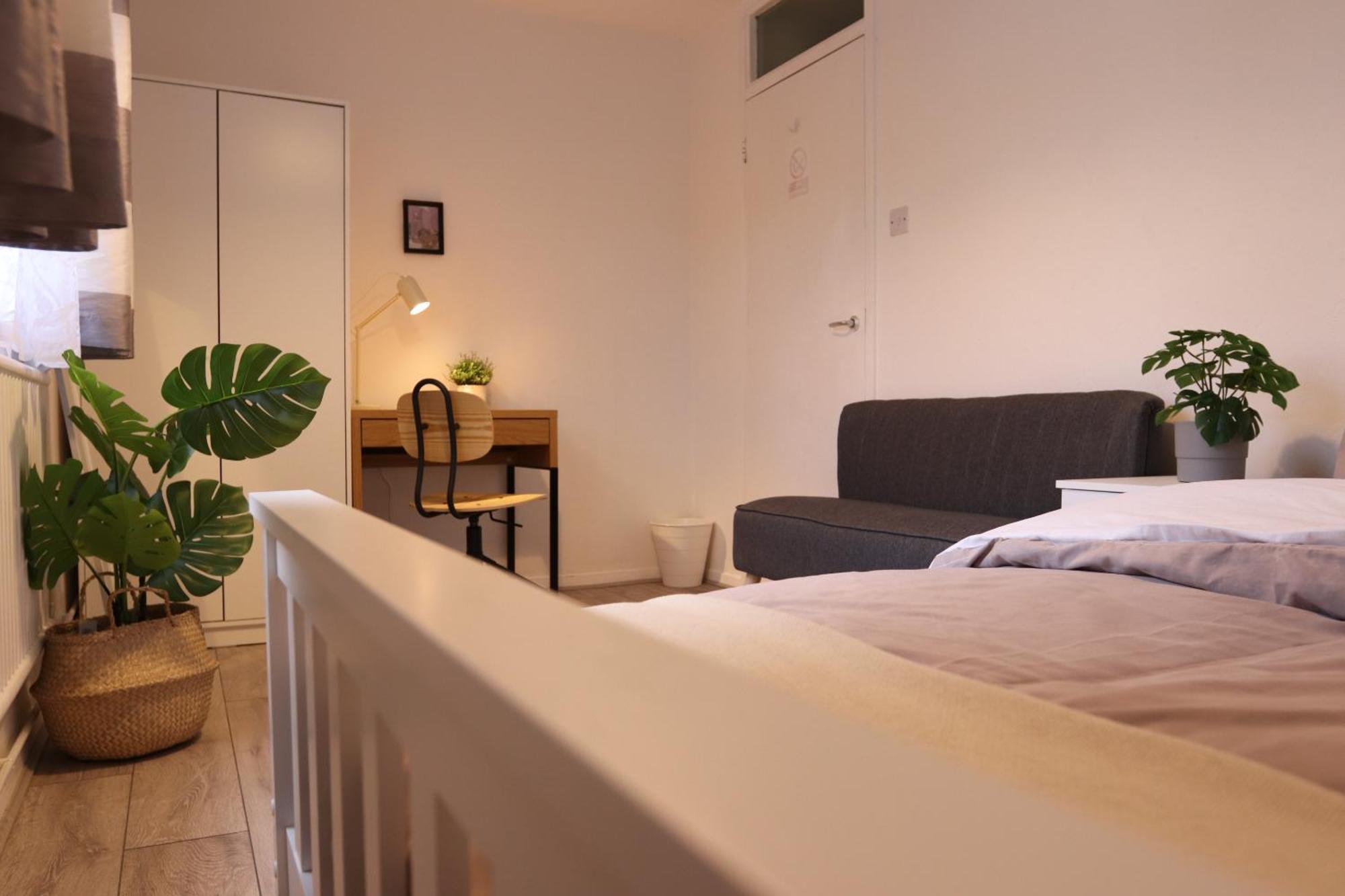 Bow House - Sleepylodge * London
