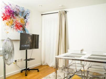 Kayz Lodge- Luxury Ensuite-private & Shared In A New House At The Olympic Village Overlooking Stratford Westfield And Tube Station Lodge London