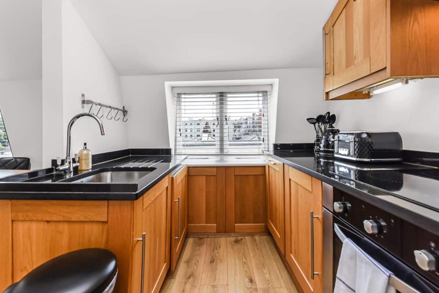 Hyde Park - 1 Bed - C Apartment