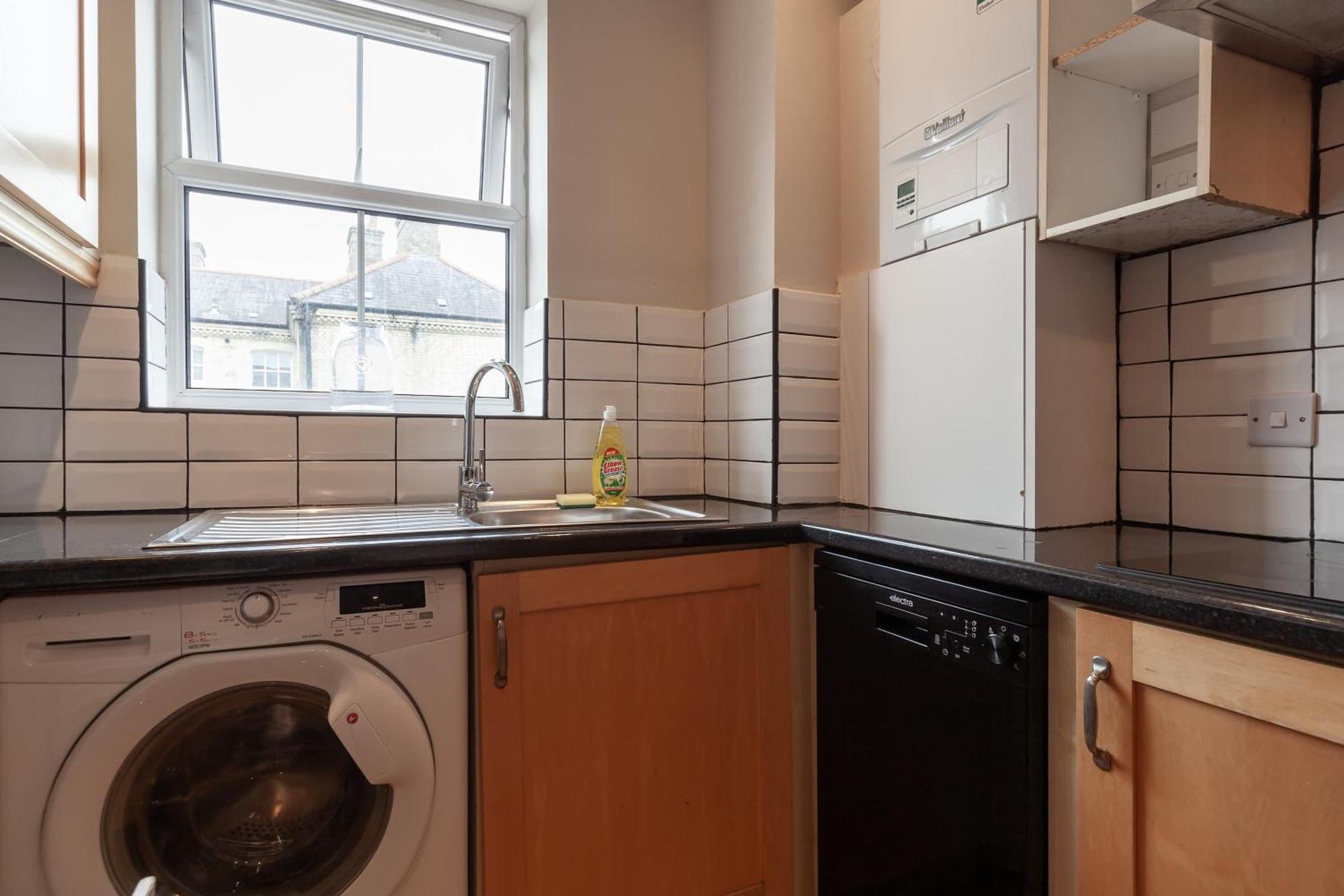 Spacious And Bright 2 Bed Tower Bridge Apartment