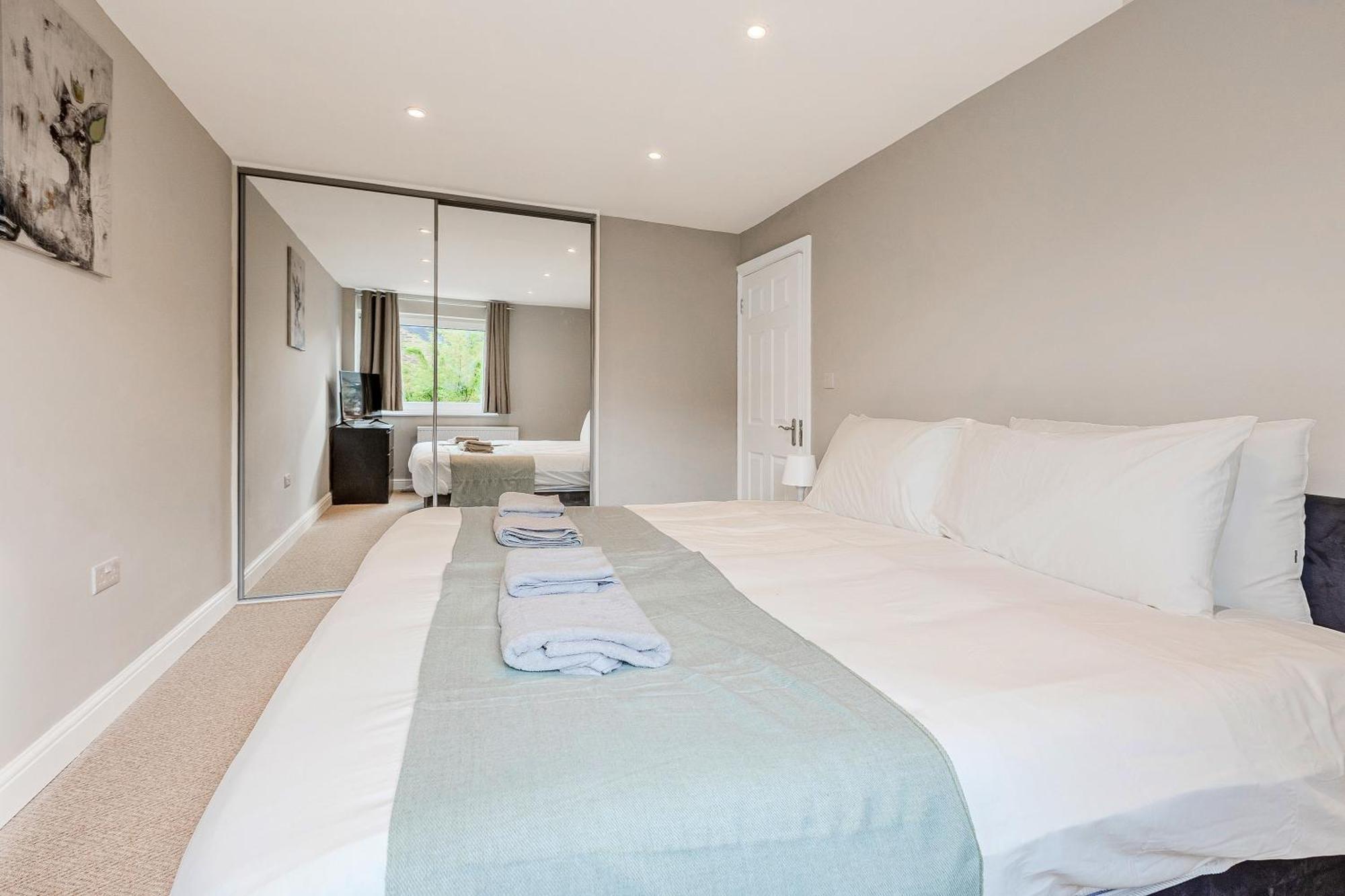 Ferienhaus Battersea Spacious Perfect For Family And Groups With Free Parking Sleep 8