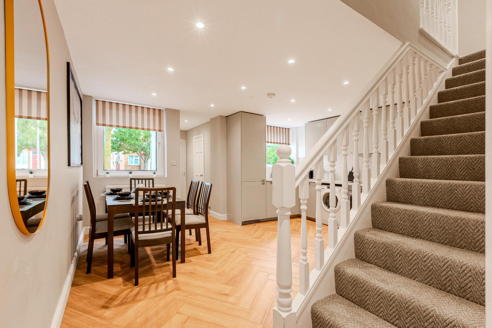 Ferienhaus Battersea Spacious Perfect For Family And Groups With Free Parking Sleep 8 *