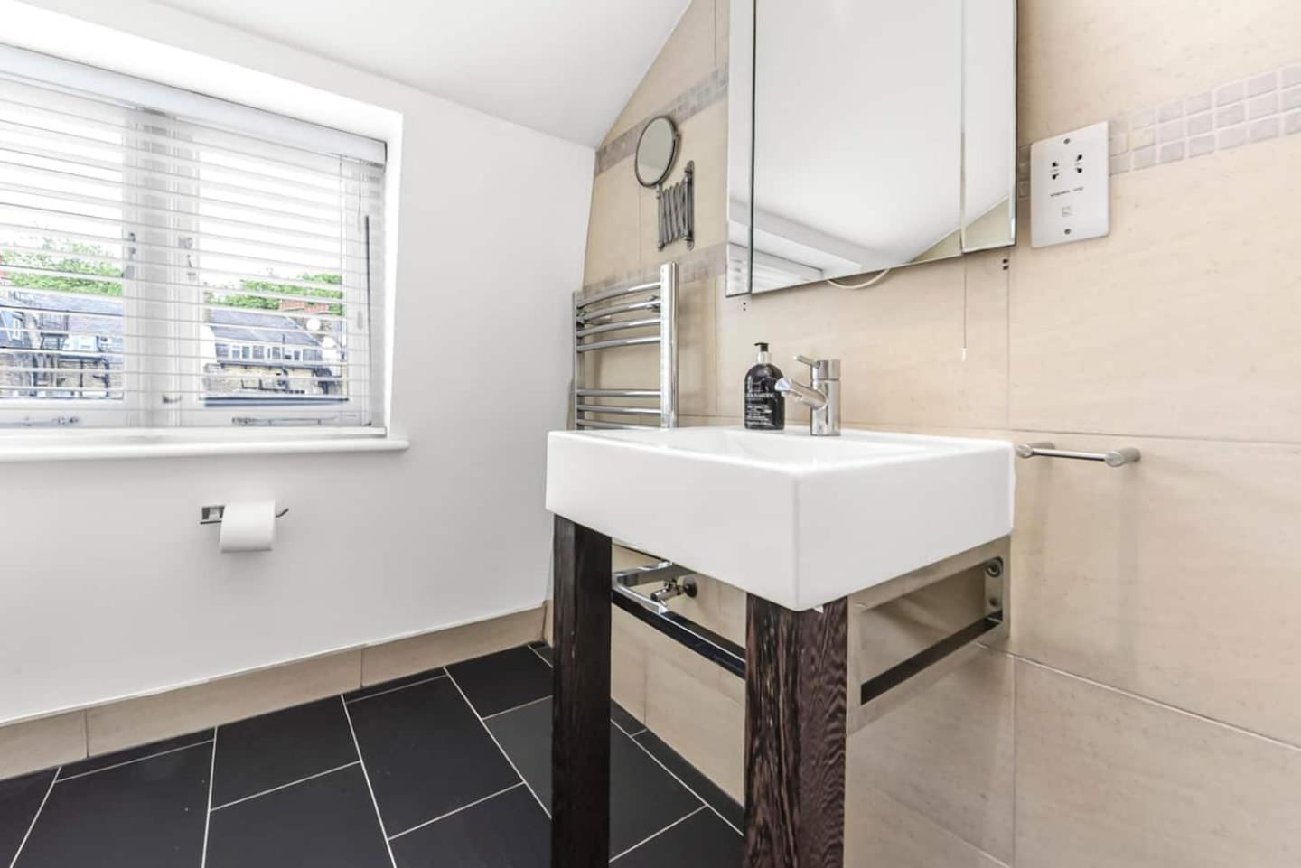 Hyde Park - 1 Bed - C