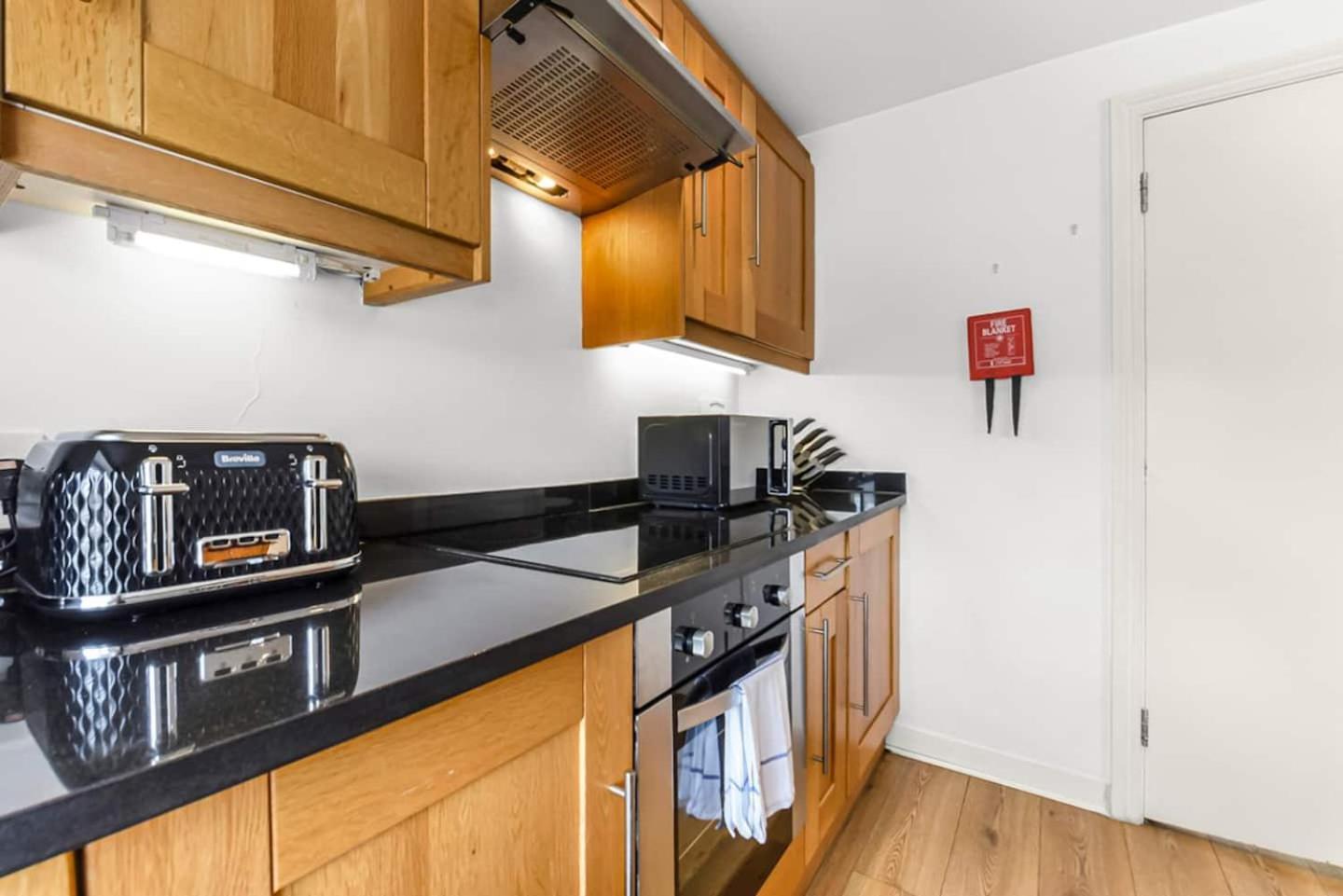 Hyde Park - 1 Bed - C Apartment *