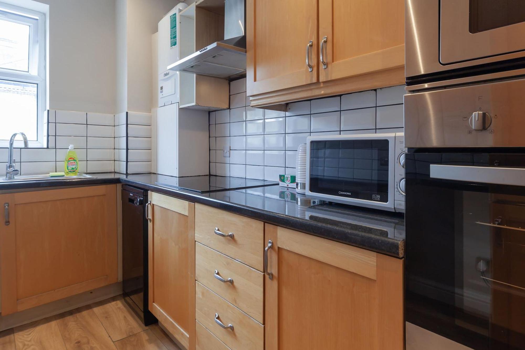 Spacious And Bright 2 Bed Tower Bridge Apartment