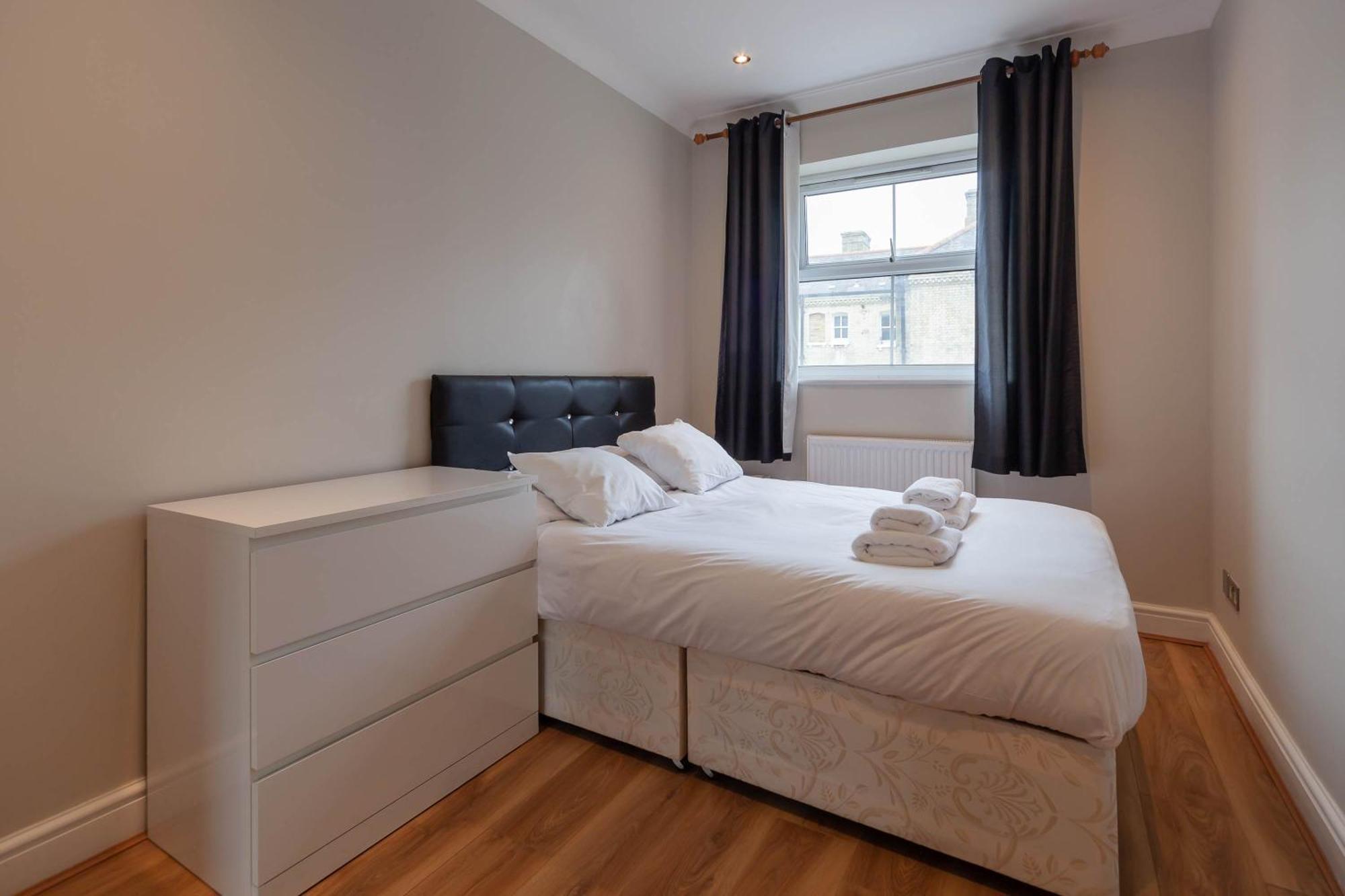 Spacious And Bright 2 Bed Tower Bridge * London