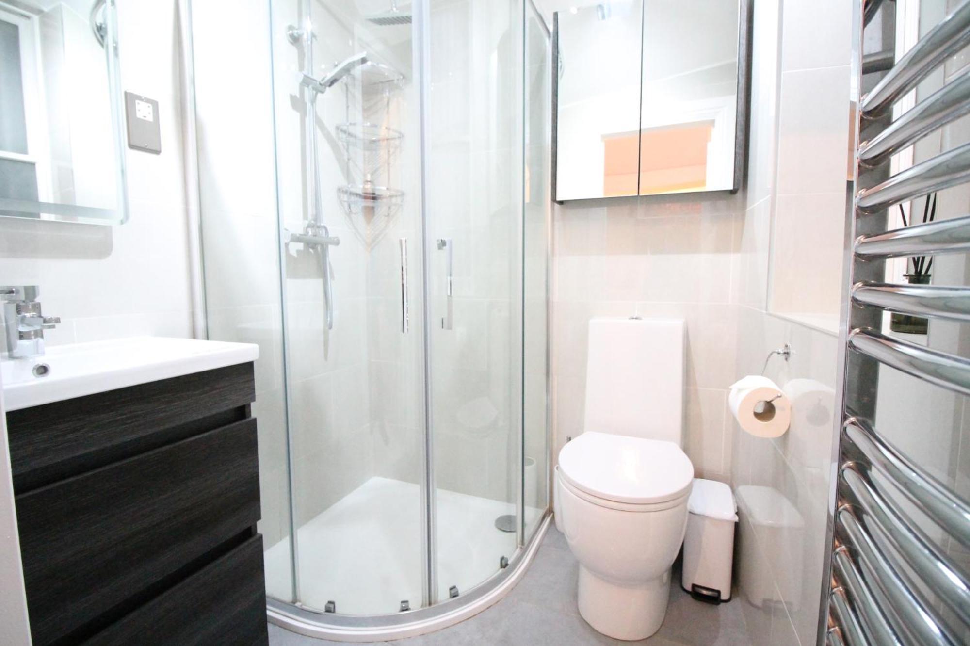 Stylish And Chic Flat 2bed 2bath In Notting Hill Londen