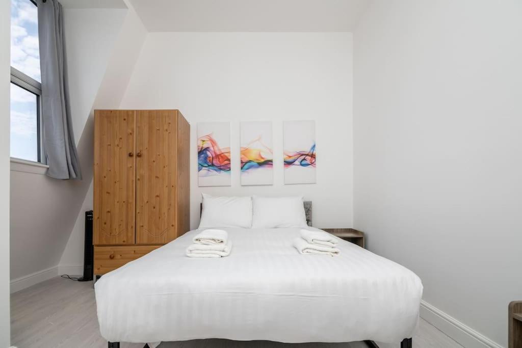 Cozy 2-bedroom Flat In West Apartamento *