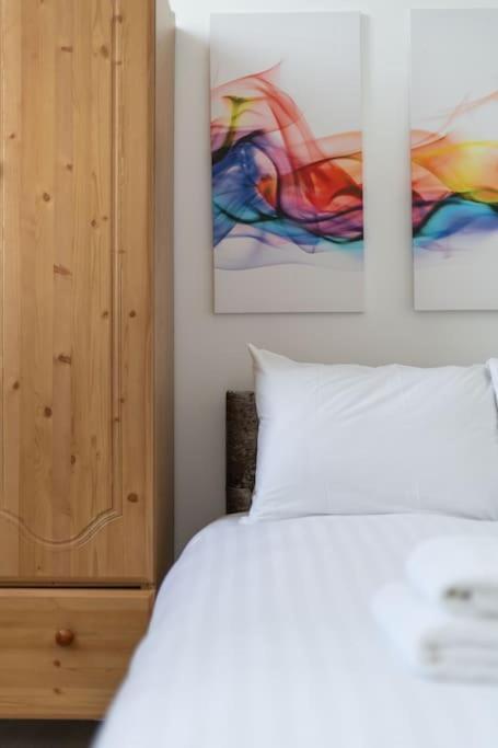 Cozy 2-bedroom Flat In West Apartamento Londres