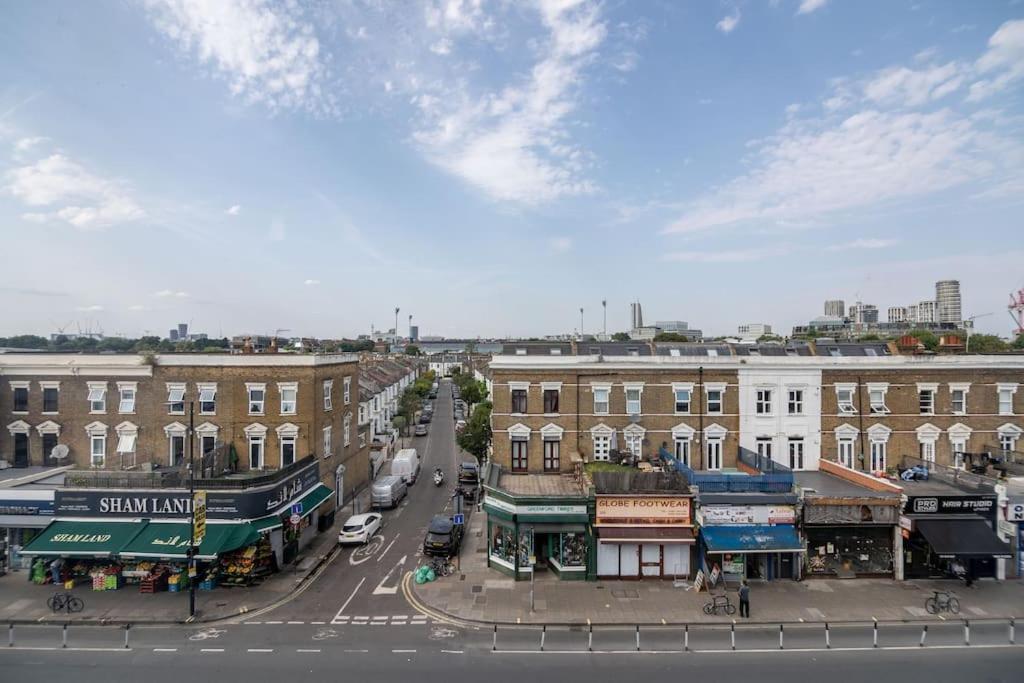 Cozy 2-bedroom Flat In West * Londres