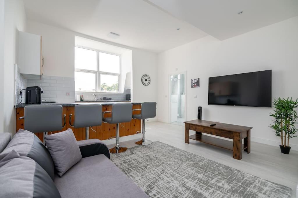 Apartamento Cozy 2-bedroom Flat In West