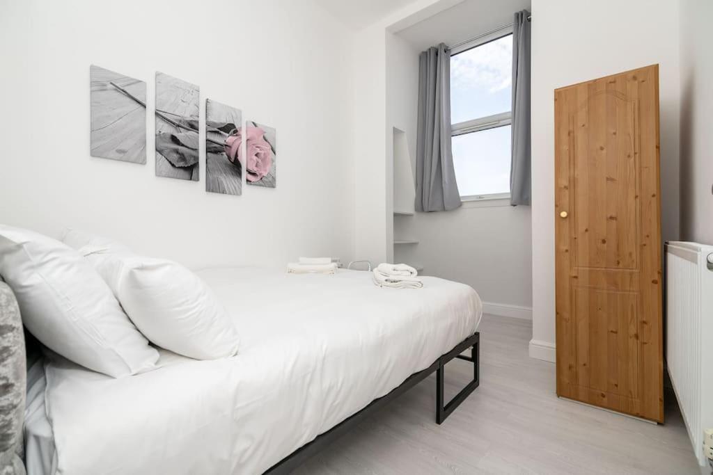Cozy 2-bedroom Flat In West * Londres