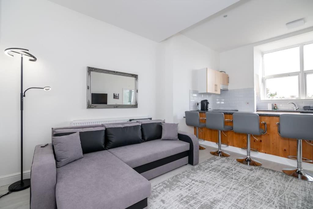 Apartamento Cozy 2-bedroom Flat In West *