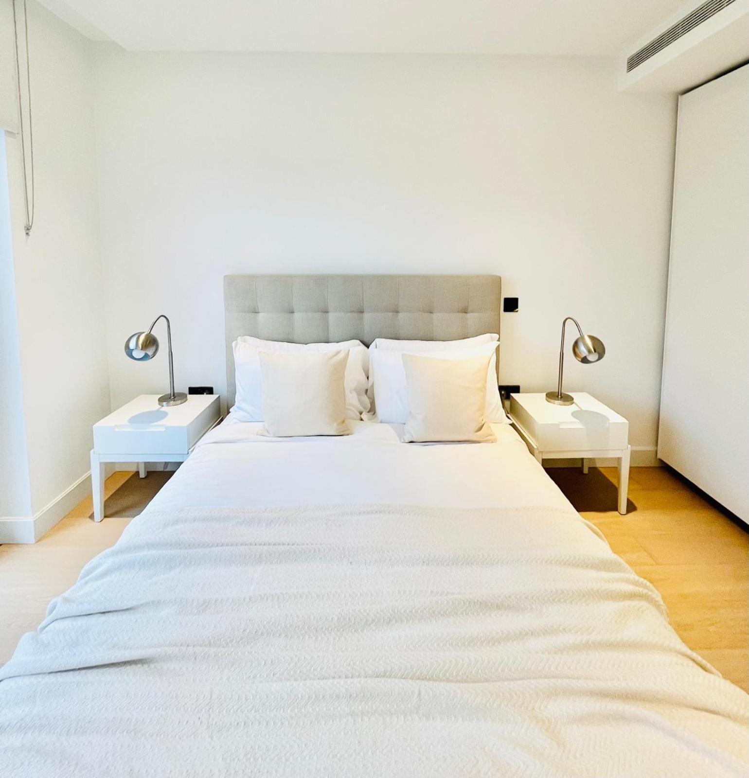 Luxury 2-Bed 2-Bath Apartment -White City -Steps To Tube Station Apartment London