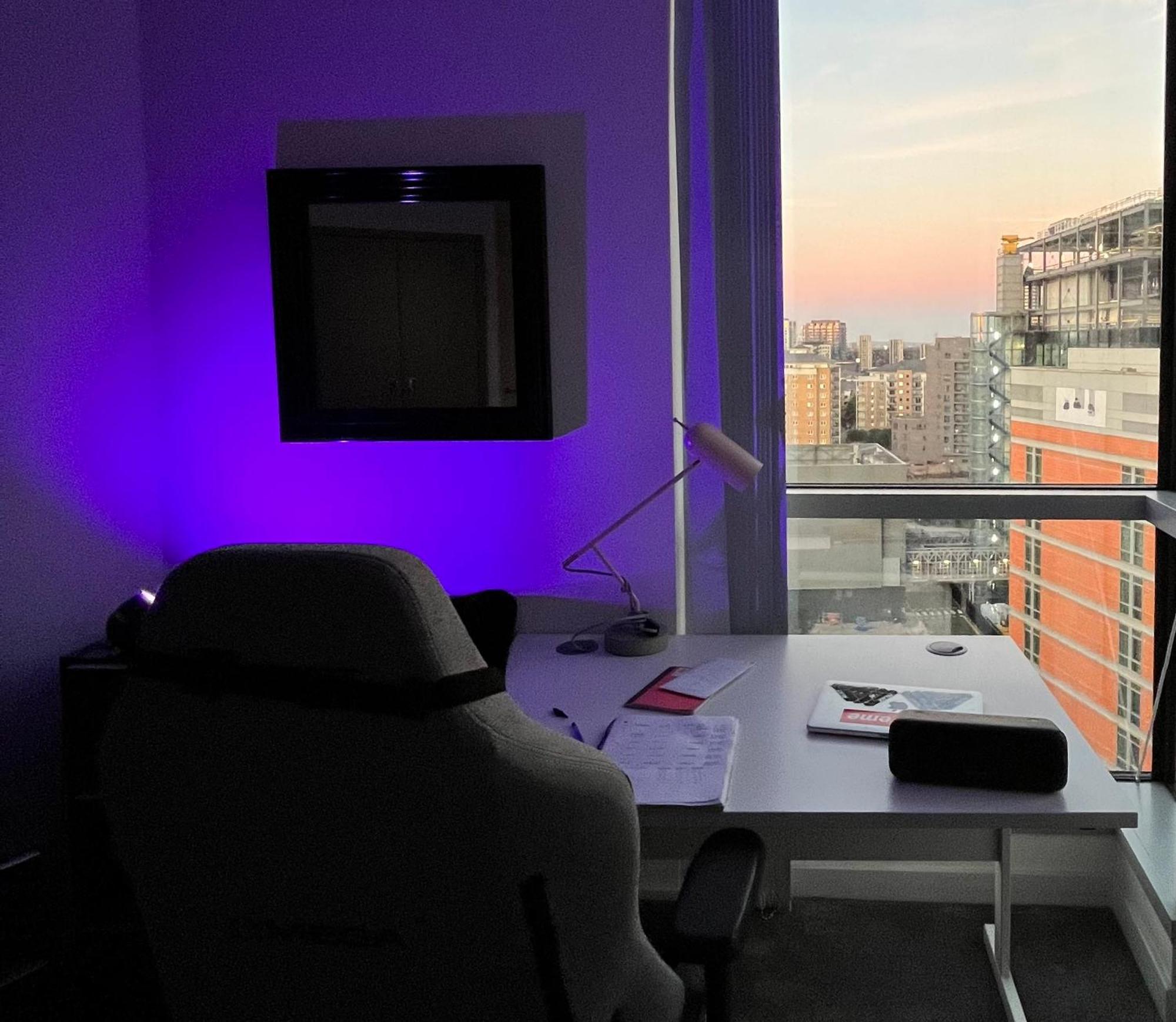 Luxury In Canary Wharf Centre With Private Balcony, And 360 Skyline View Apartment