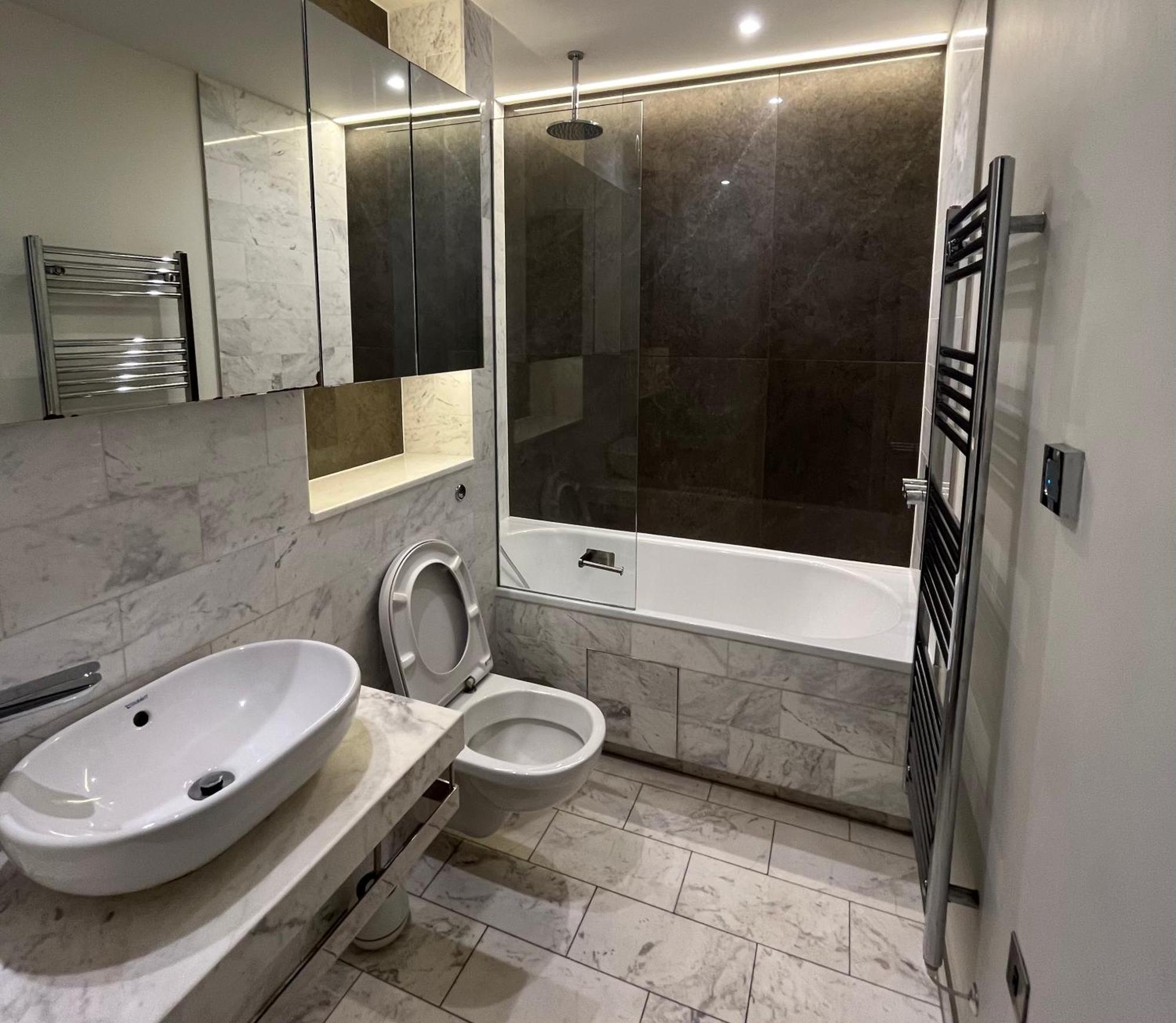 Luxury In Canary Wharf Centre With Private Balcony, And 360 Skyline View Apartment London