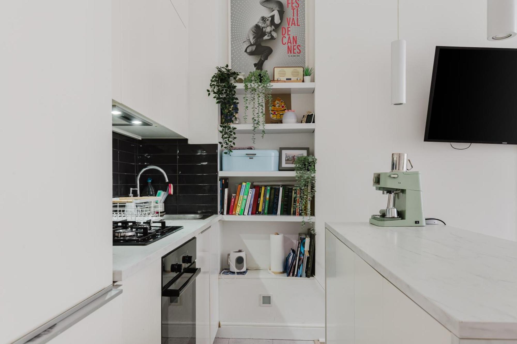 Beautiful Flat With A Garden House Apartment *
