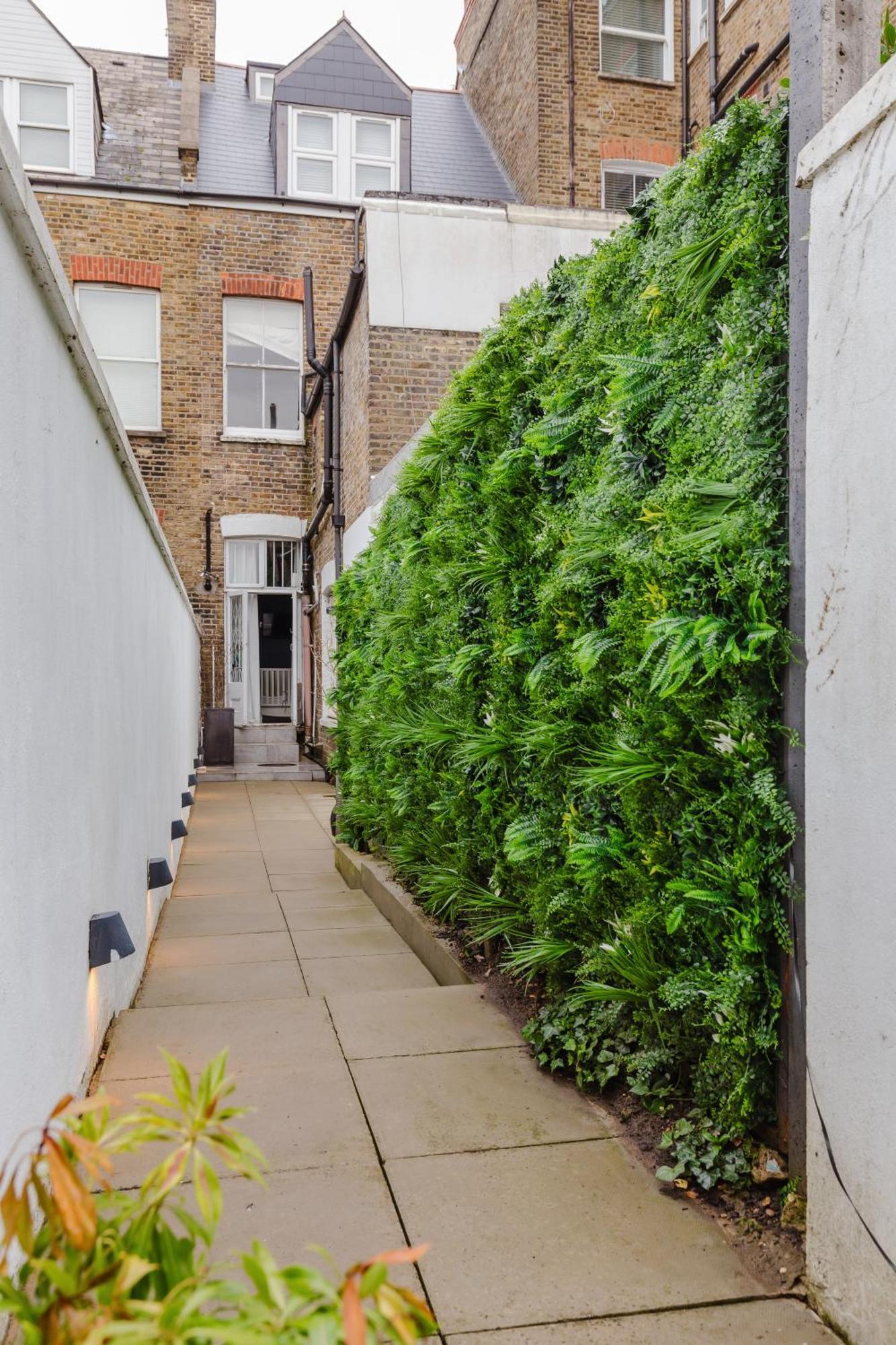 Beautiful Flat With A Garden House London