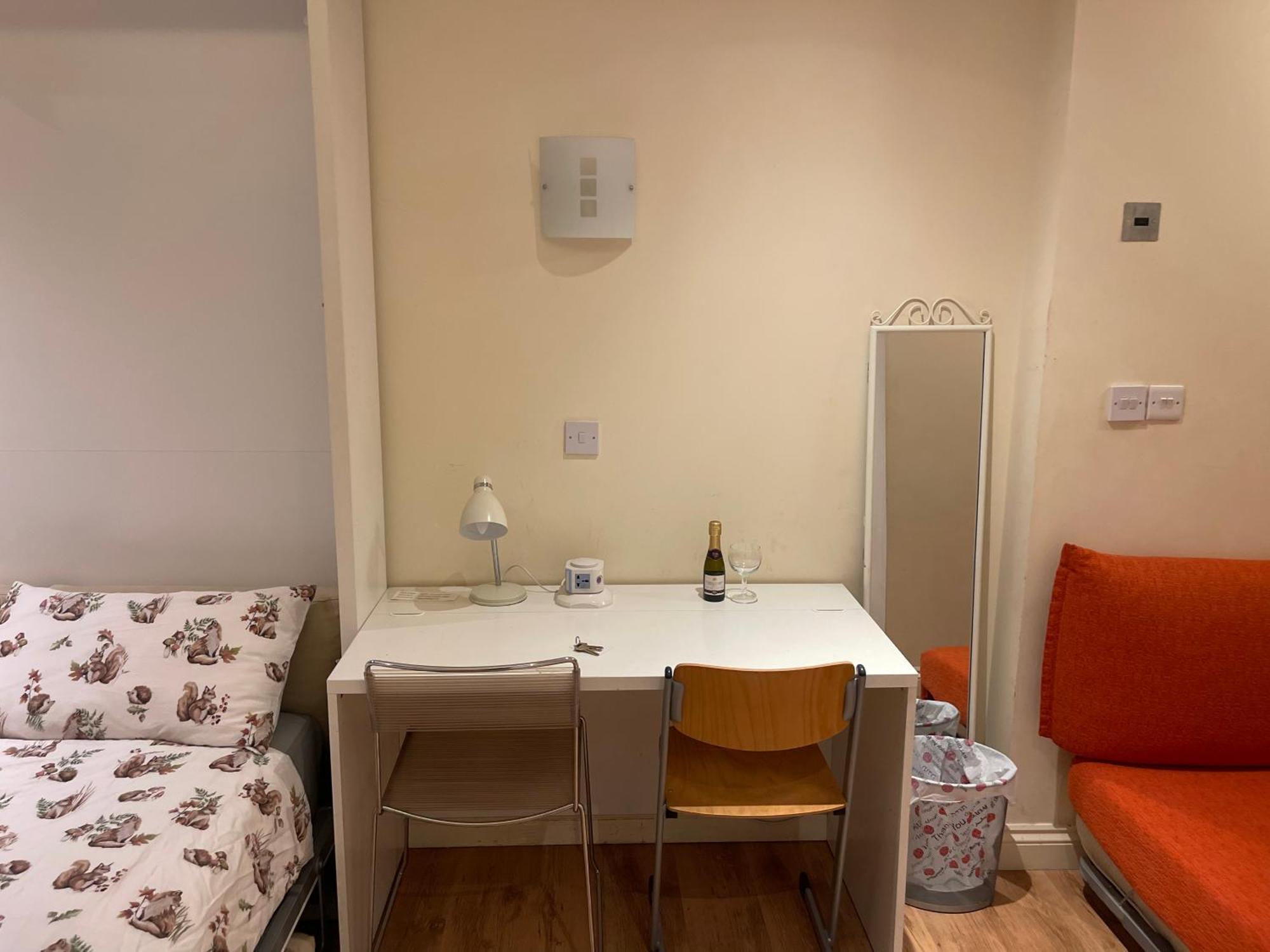 Apartment Crestview Place *