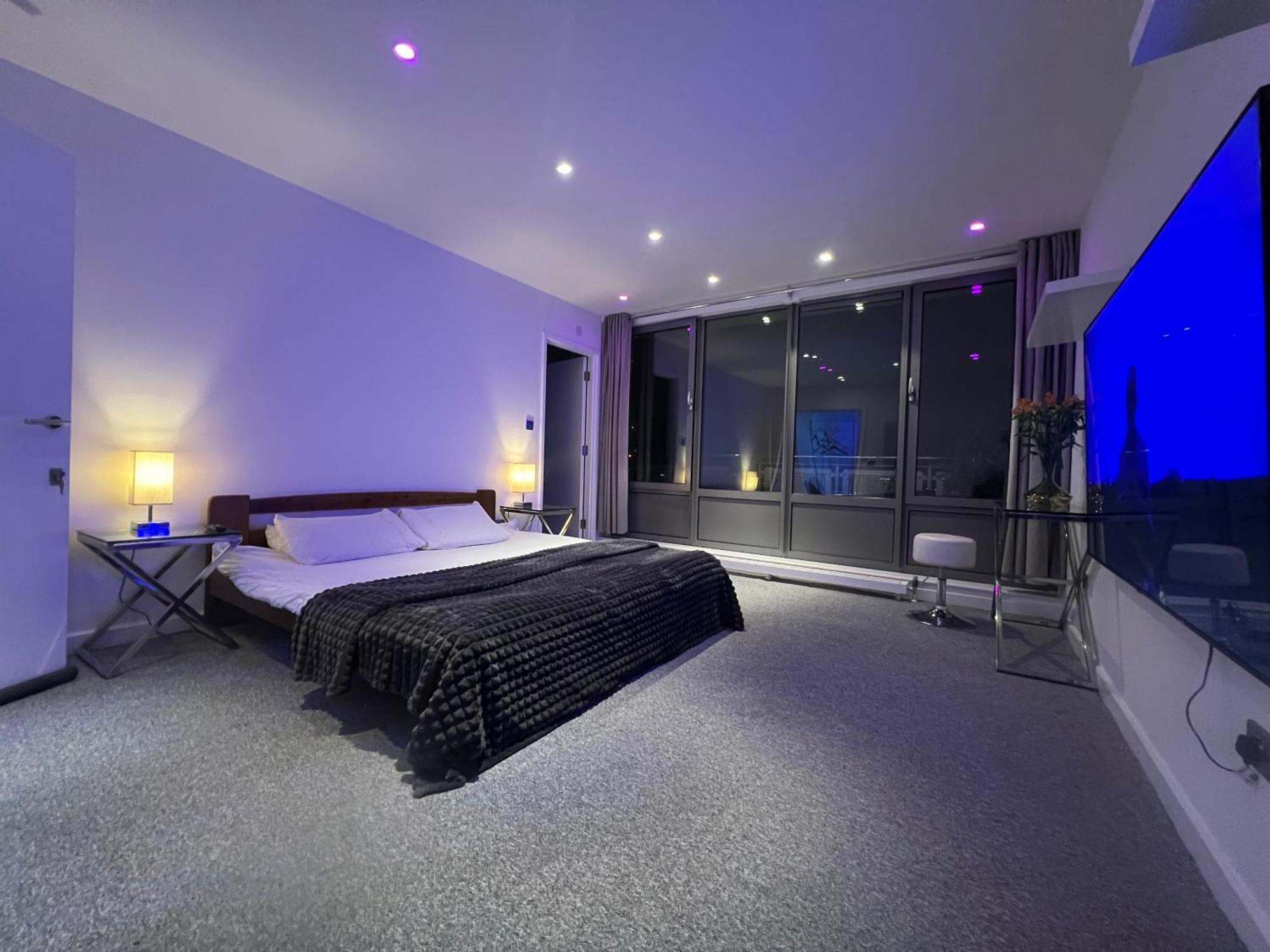 The Skyline Penthouse Homestay London
