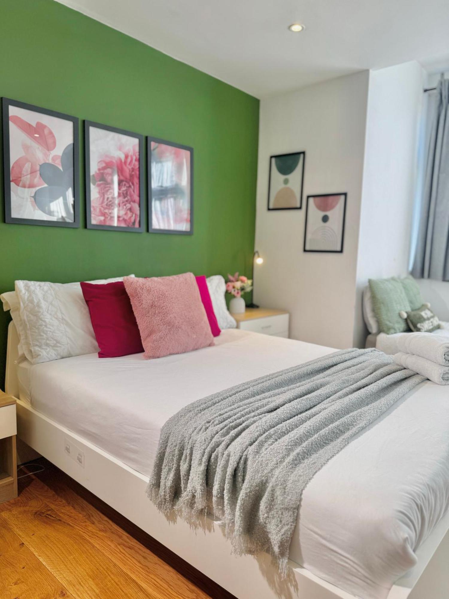 Guest house En-suites With Free Parking 30min To