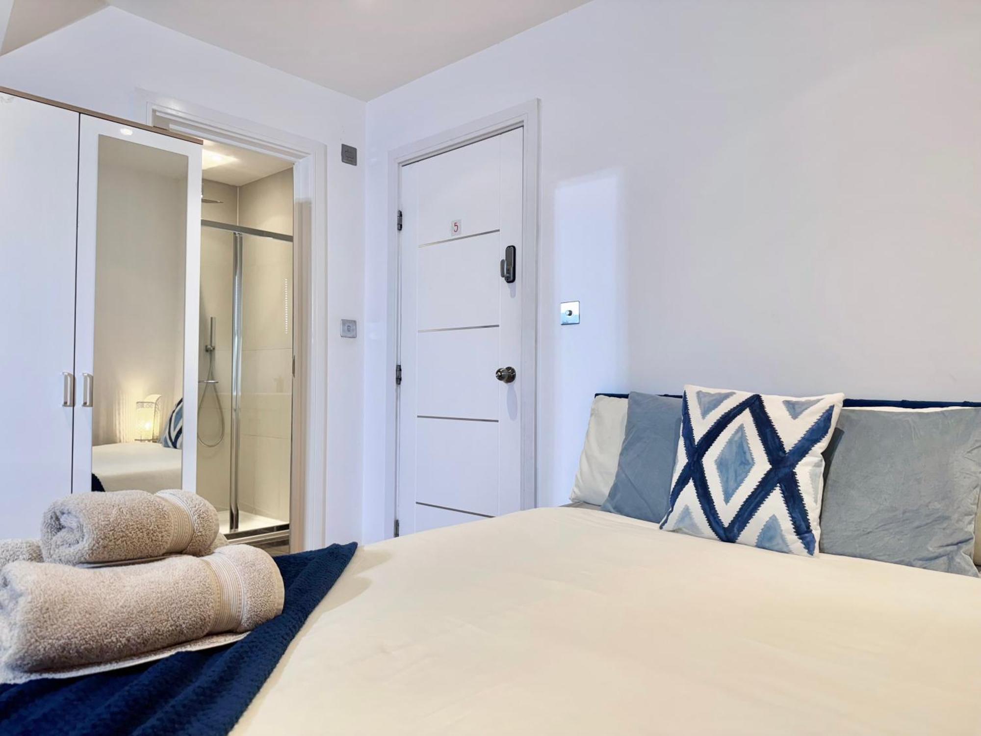 Guest house En-suites With Free Parking 30min To