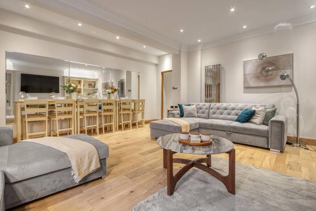 3bed 3bath Kensington Palace Apartment London