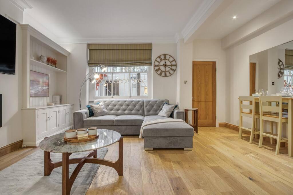 3bed 3bath Kensington Palace Apartment
