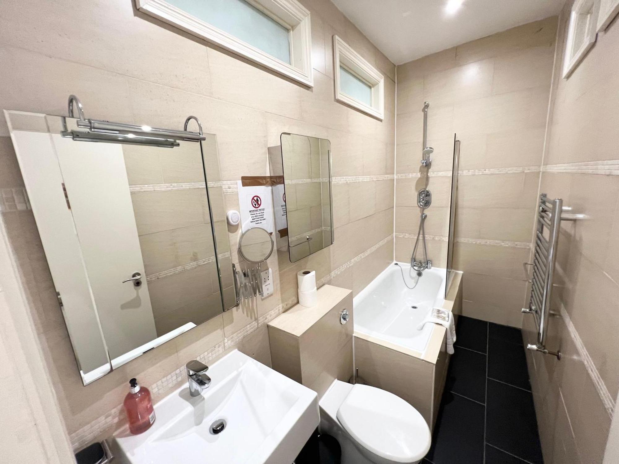 Apartment Large 3 Bed 3 Bath Apartment- *