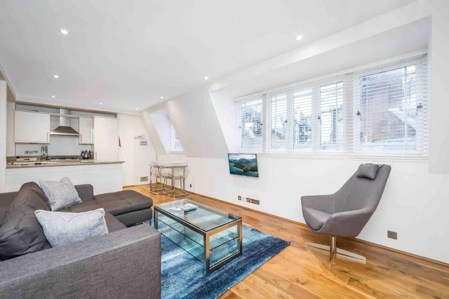 2 Bed By Oxford Circus And Regent Street! Apartment *