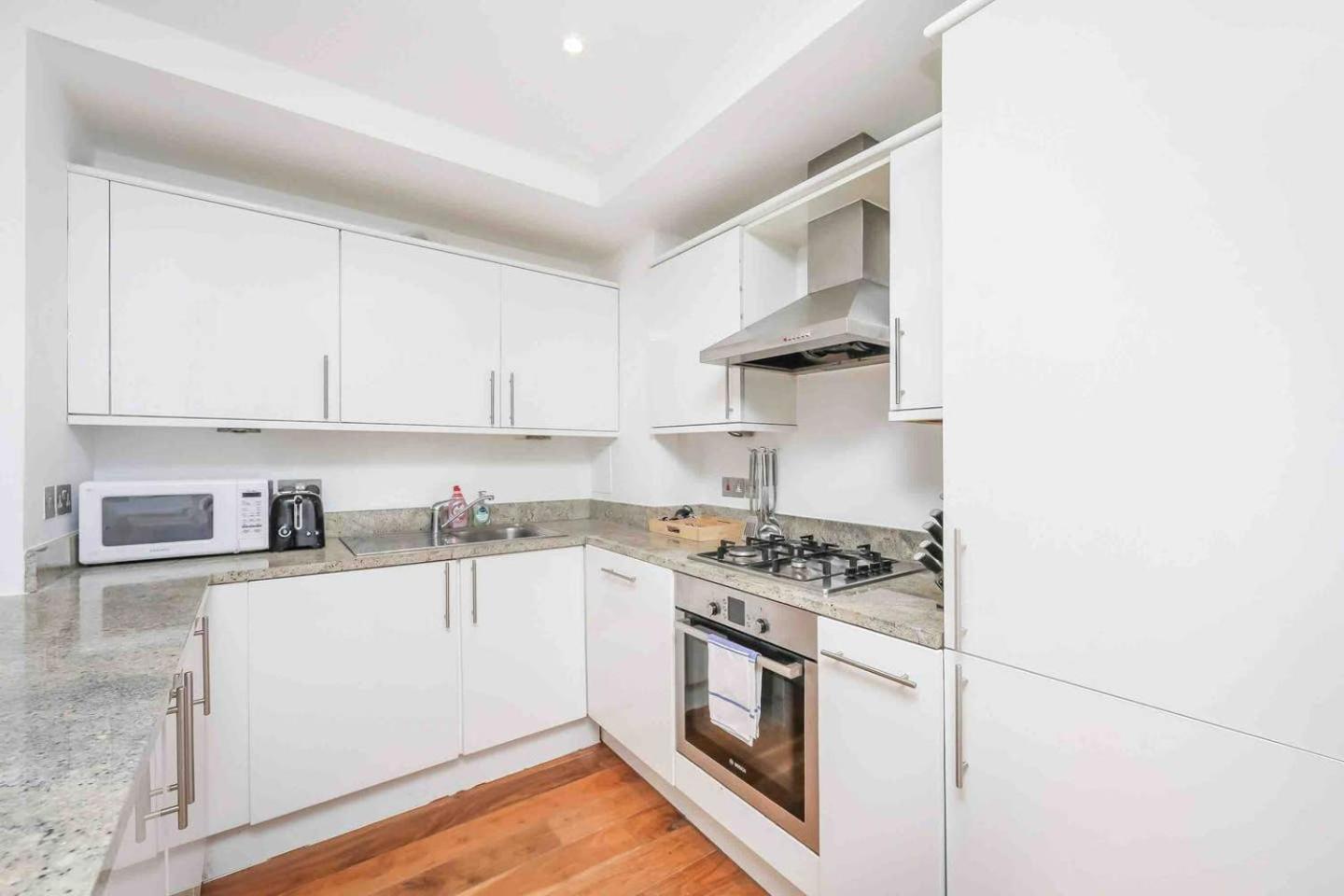 2 Bed By Oxford Circus And Regent Street! * London