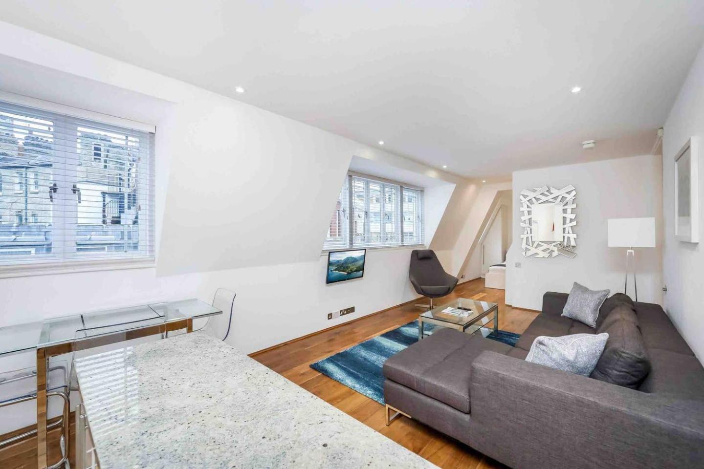 Apartment 2 Bed By Oxford Circus And Regent Street!
