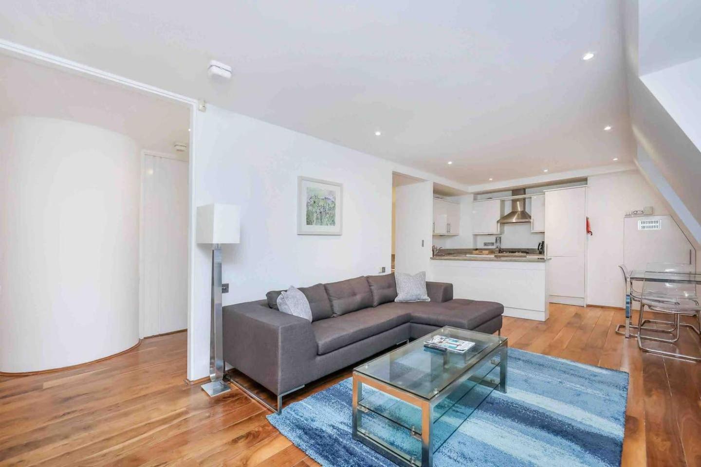 Apartment 2 Bed By Oxford Circus And Regent Street!