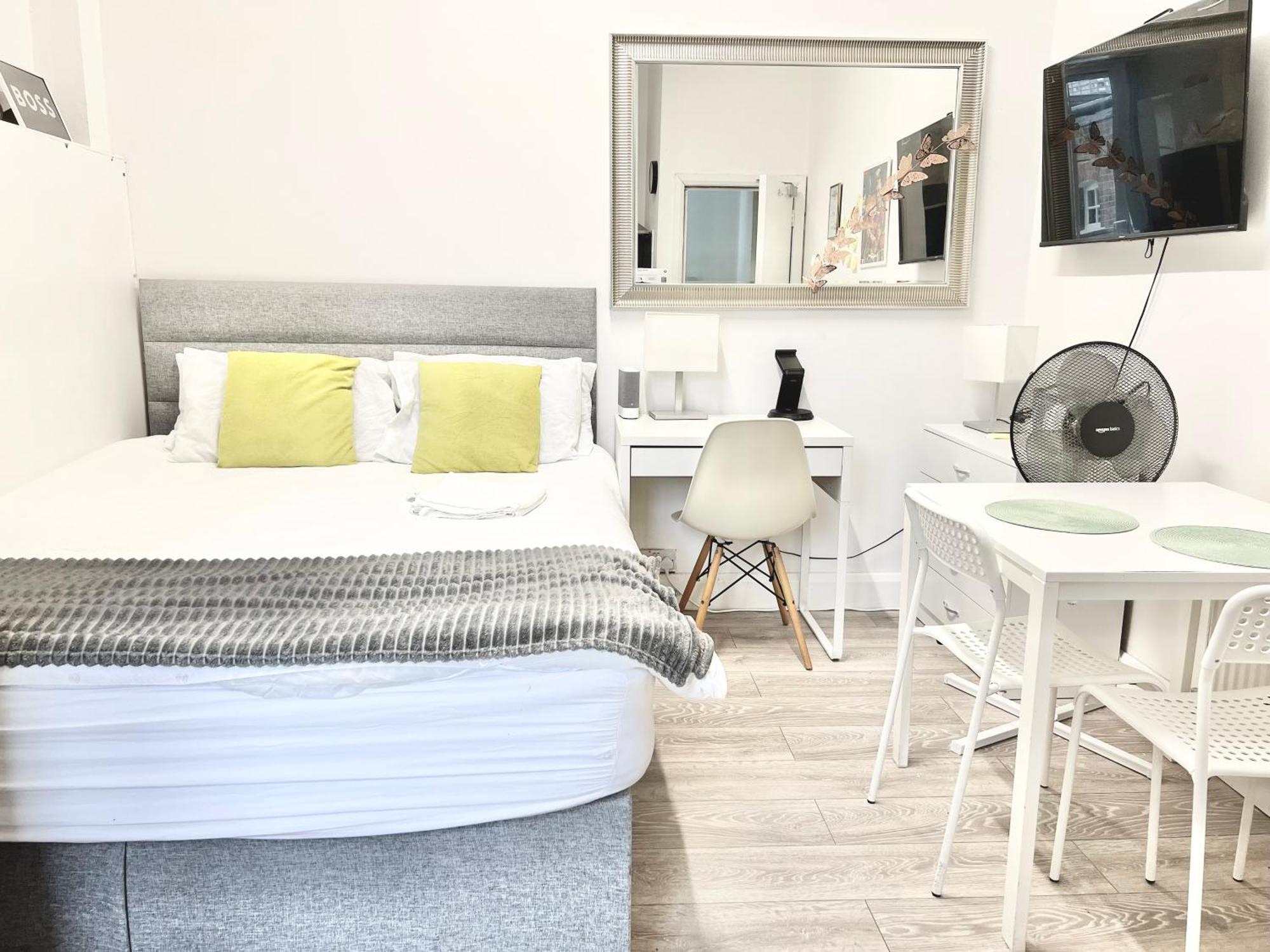 Appartement Complete Flat Netflix And Fast Wifi Londen