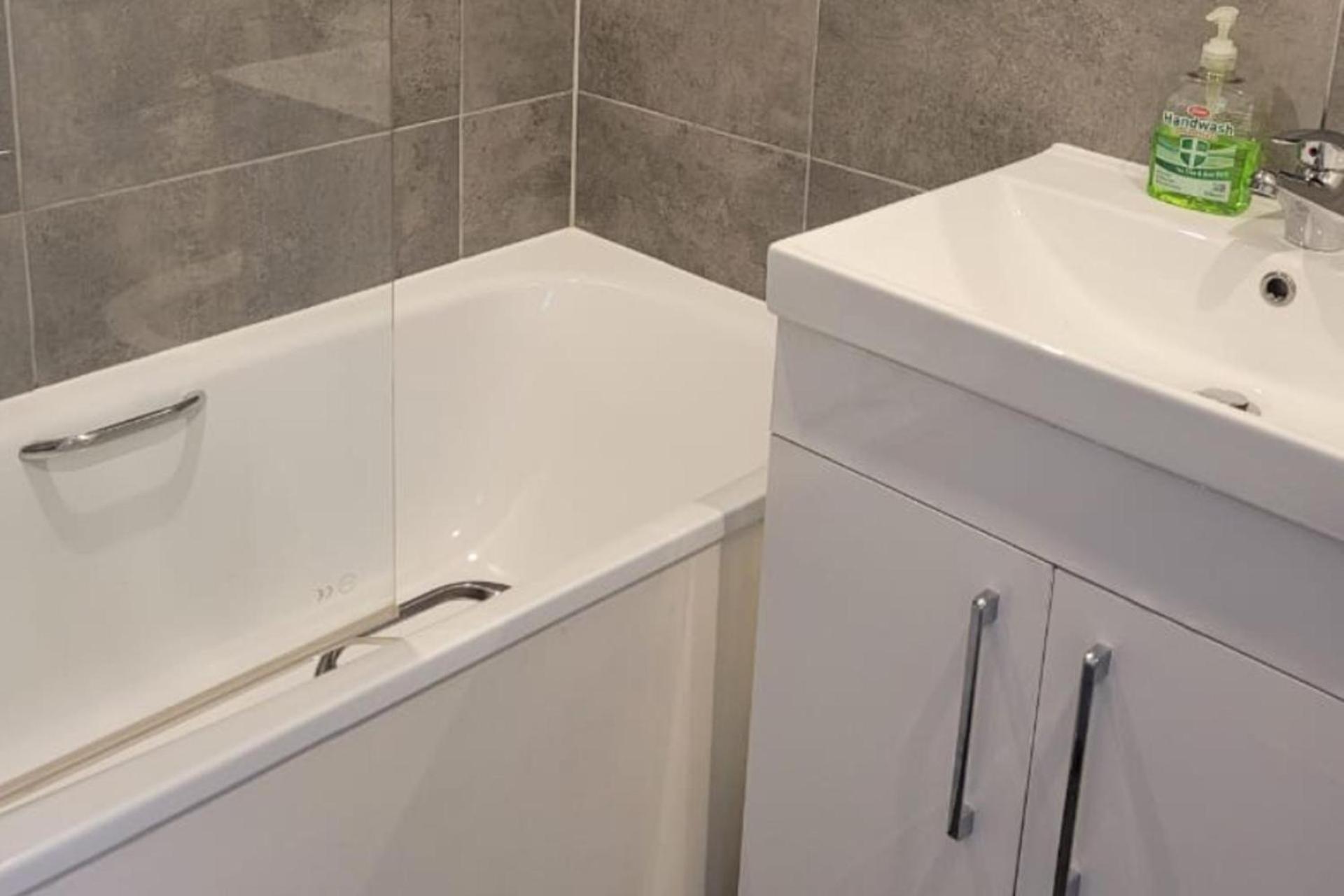 Apartment Batterseaflat Sleeps6 Refurbished Tv London