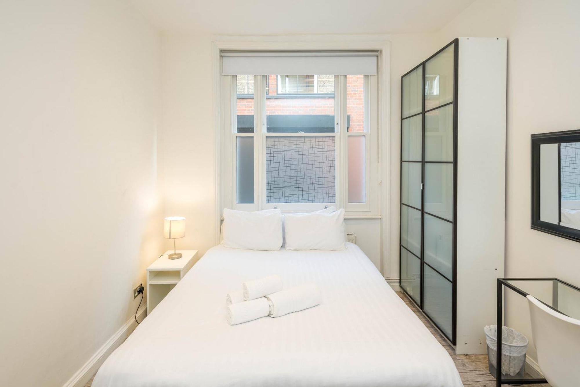 3-bed Near Oxford Street Apartment London