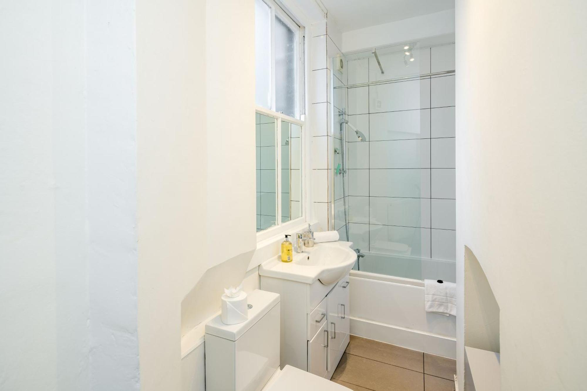 3-bed Near Oxford Street * London