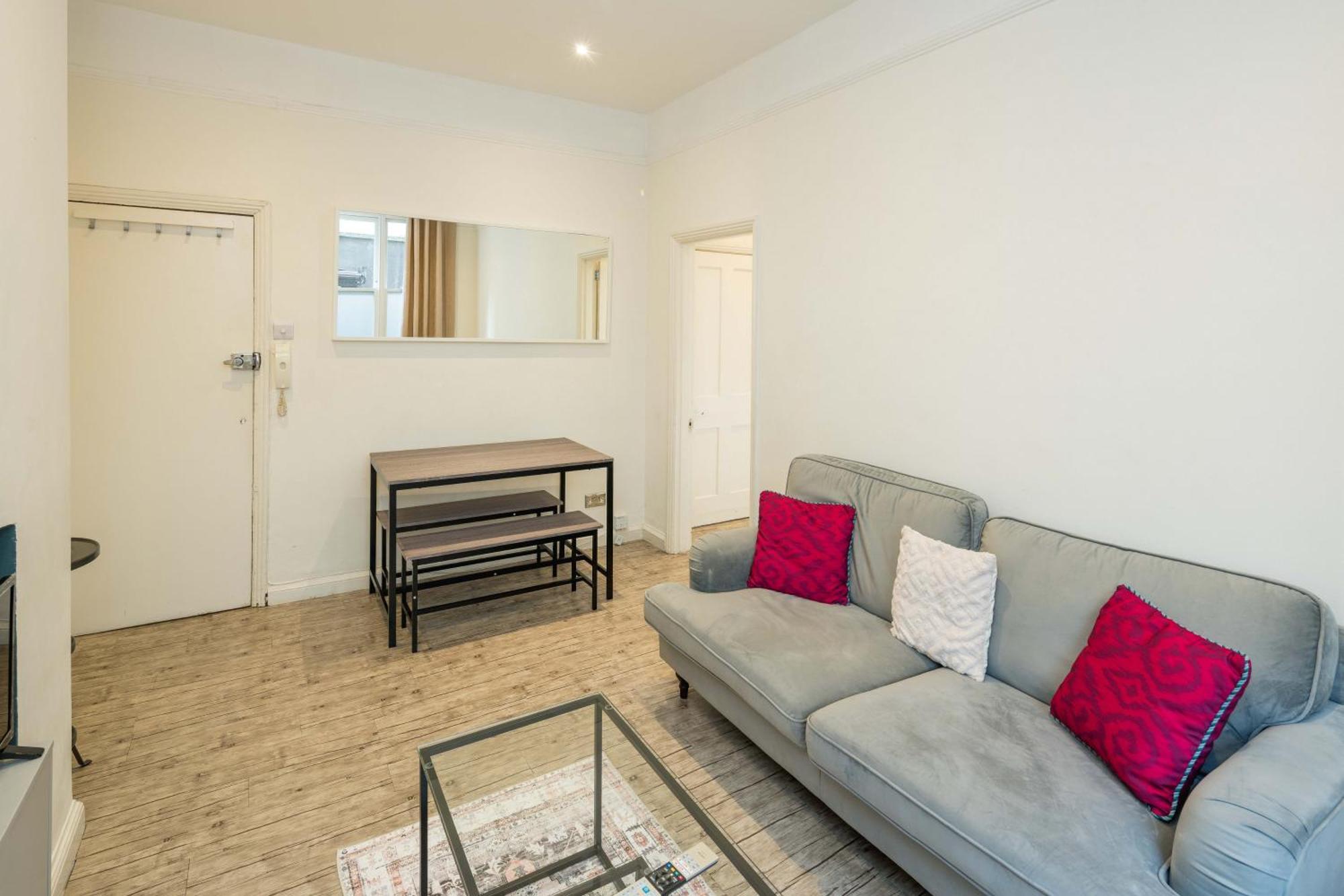 3-bed Near Oxford Street Apartment