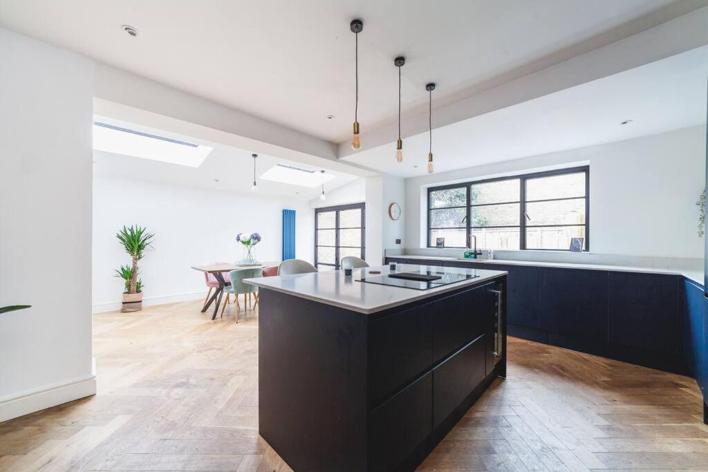 Bright & Airy Lux 3bed In Fulham With Patio Londres