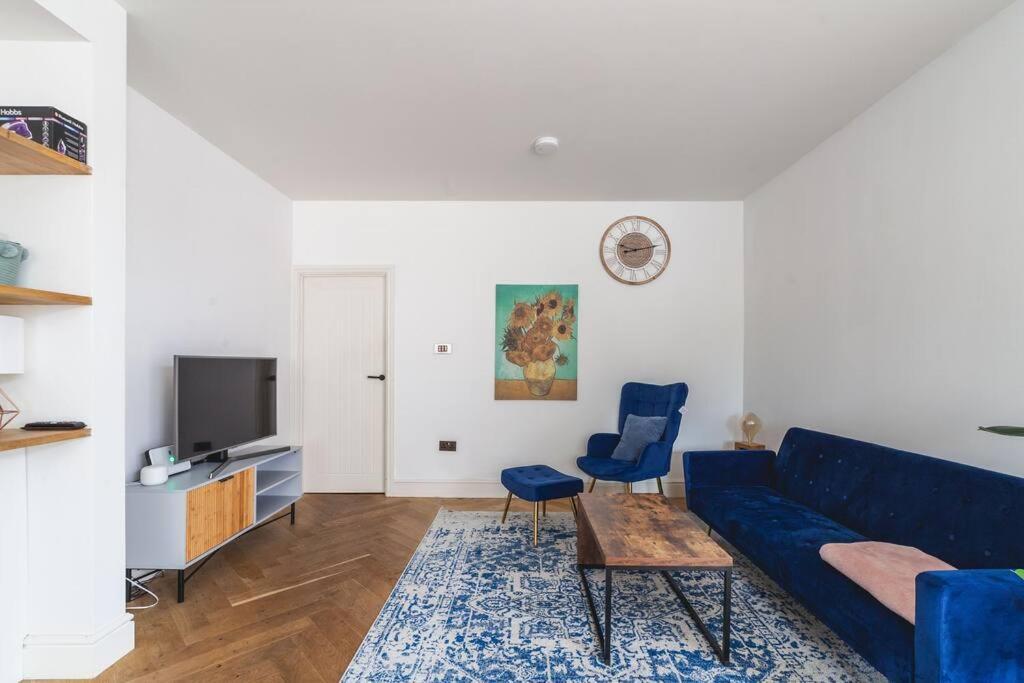 Bright & Airy Lux 3bed In Fulham With Patio * London
