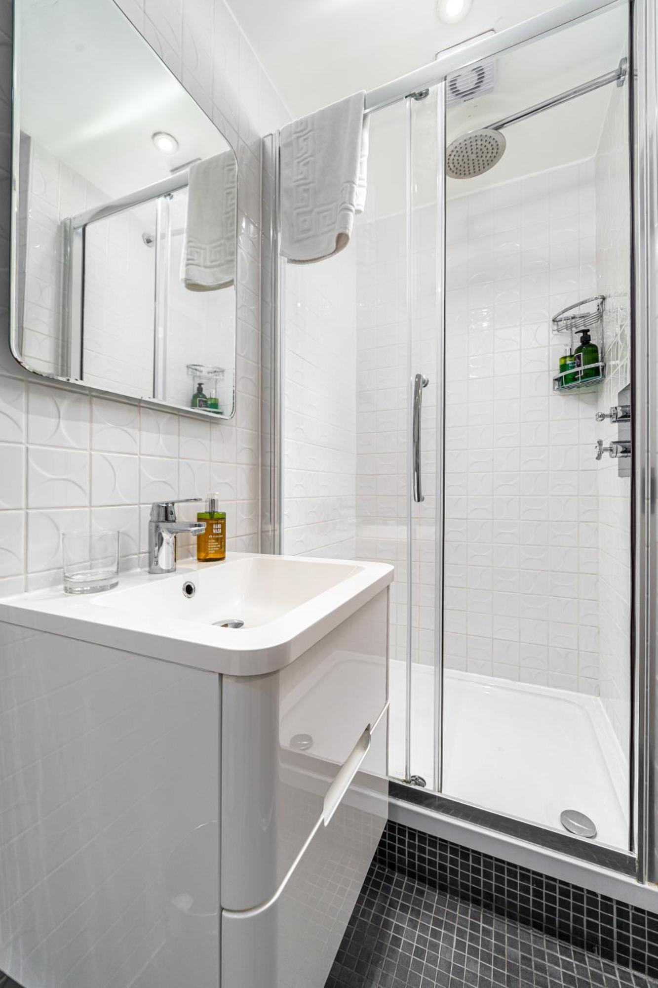 The Whitechapel Hotel 4*
