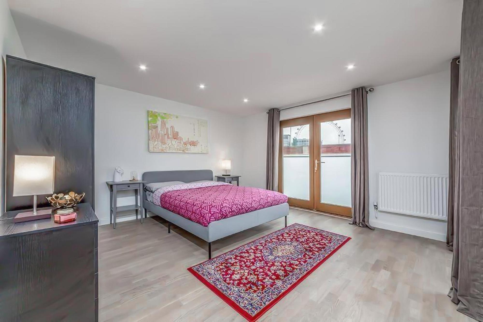 Amazing 2 Bed Bath Flat With Eye View Lm7 Londres