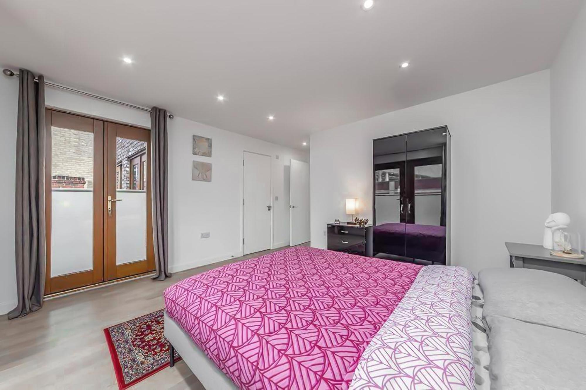Amazing 2 Bed Bath Flat With Eye View Lm7 Apartamento