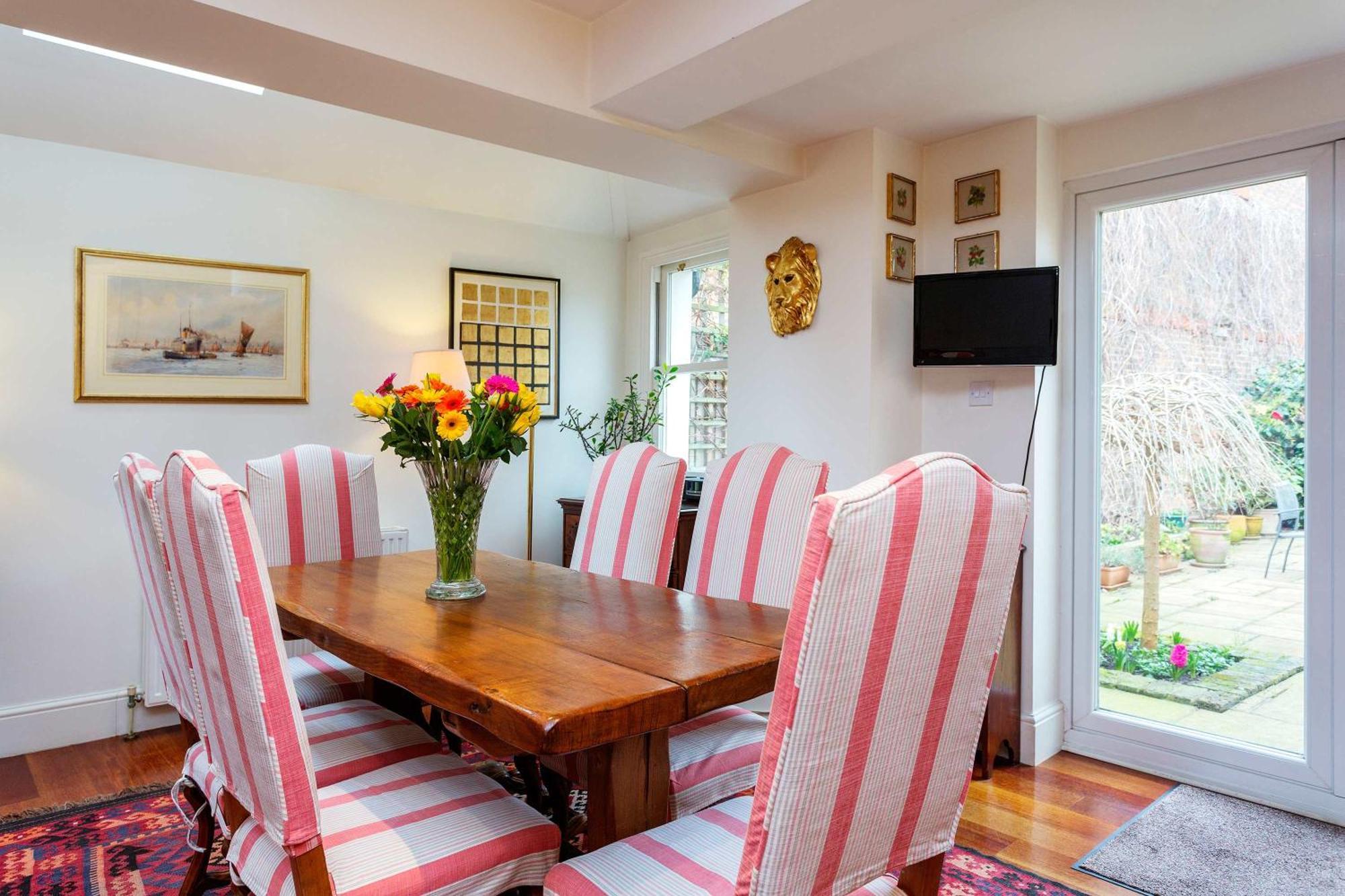 Veeve - Rose-tinted Charm Holiday home *