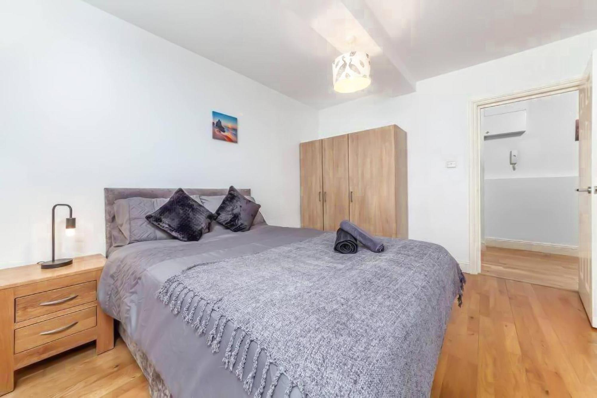 Lovely 2 Bedroom With Patio Waterloo Lm1 *