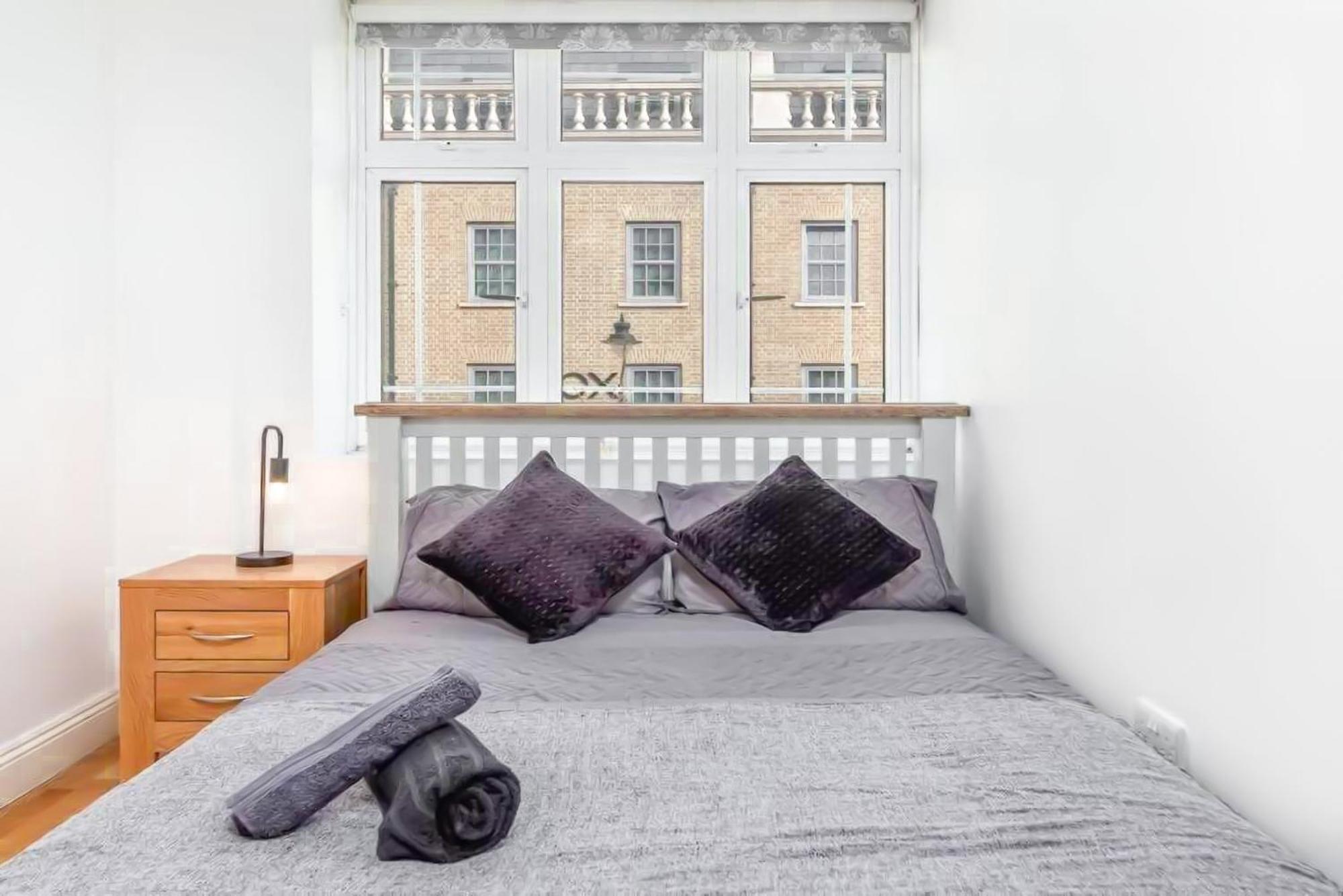 Lovely 2 Bedroom With Patio Waterloo Lm1 London