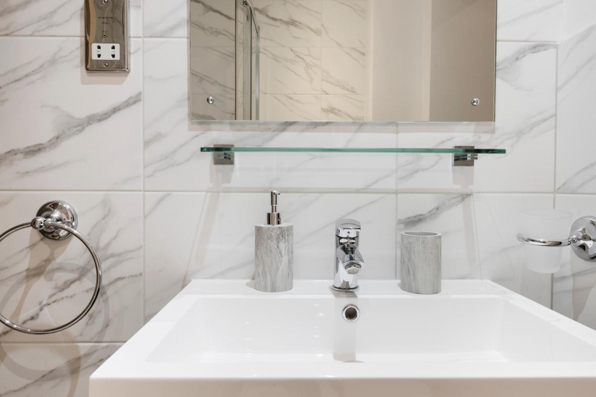 Farringdon Penthouse Spacious 3 Bedroom 2 Bath Appartement Londen