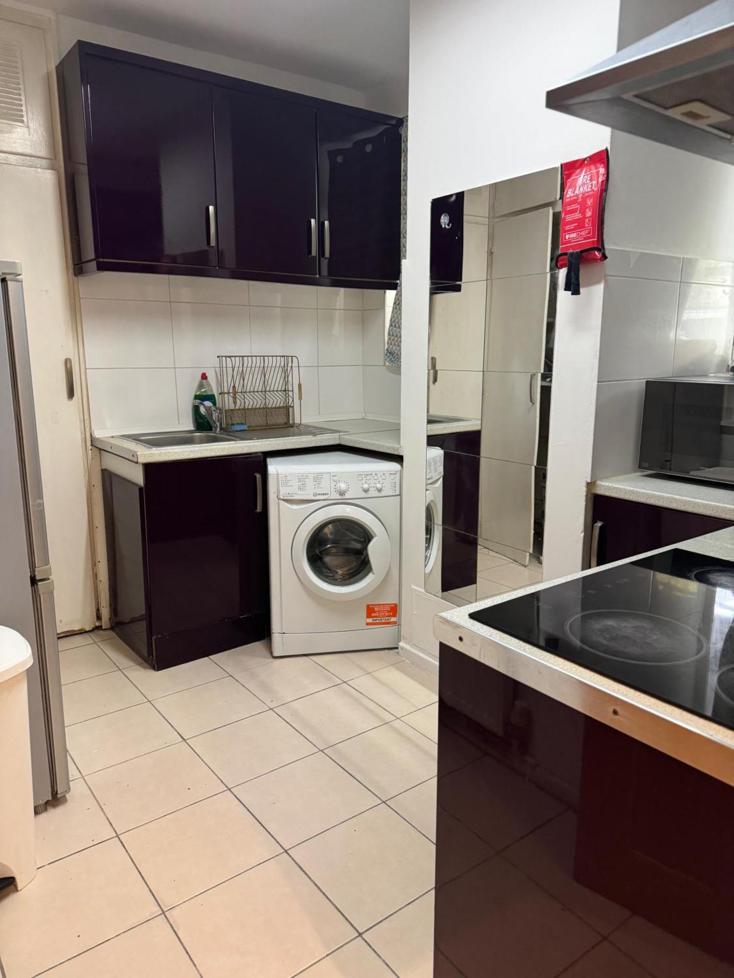 Excellent - 3 Bedrooms * London