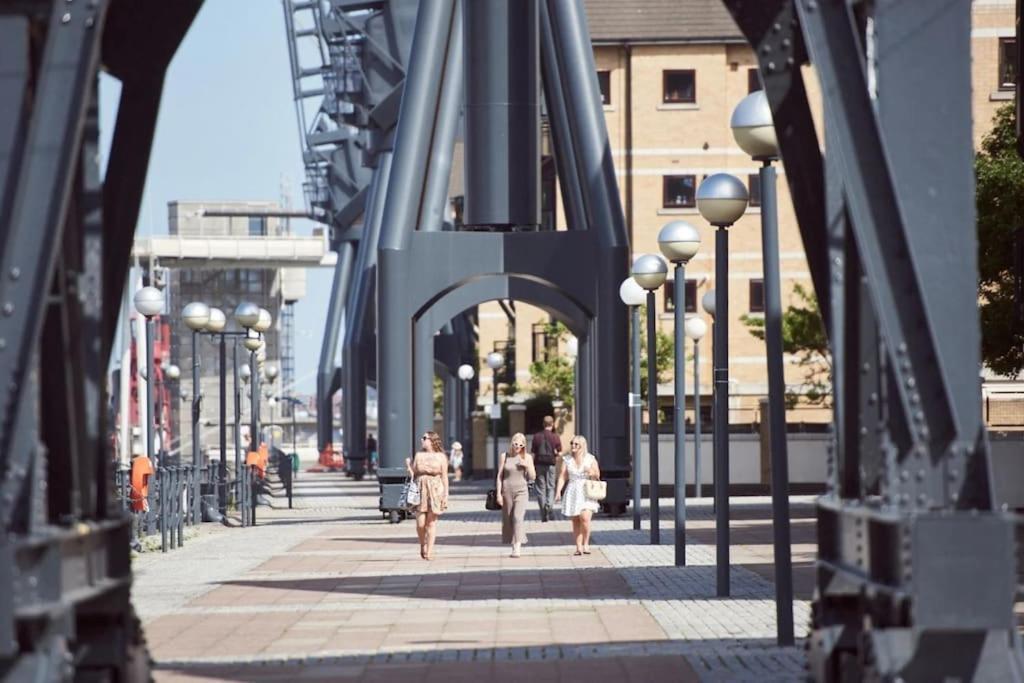 Lux 3bdr Riverside Duplex Mansionette By Lcy & Excel I 20mins To London