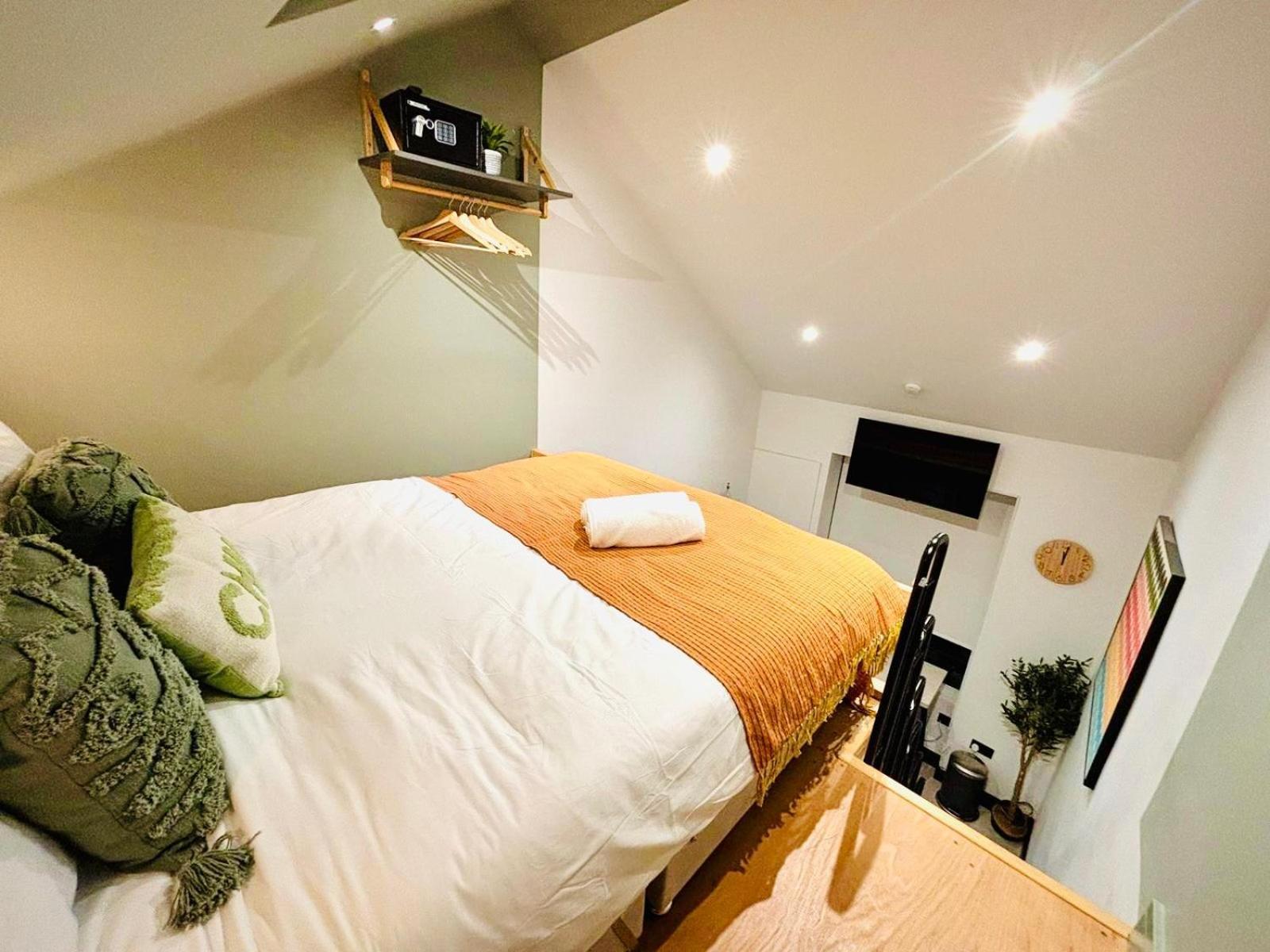 Luxury Mezzanine Flats Next Hackney Guest house London